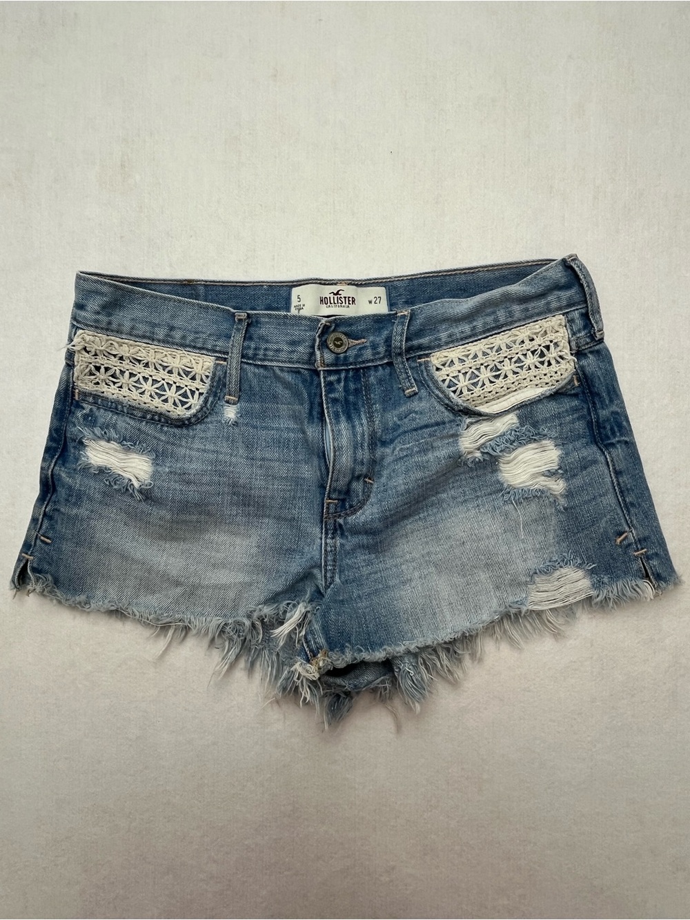 Hollister California Women’s Distressed Jean Shorts Lace Trim Pockets Size 5 W27